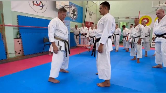 Упражнение-2
Брахистохрона ☝️
(от греч. βράχιστος «кратчайший» + χρόνος «время») — кривая скорейшего