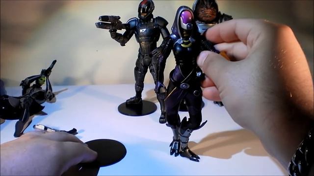 T2RX6 Reviews: Mass Effect Dc Direct Thane, Tali, Grunt, and shepard