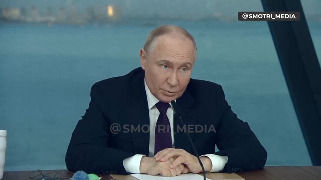 Пресс-конференция президента России Владимира Путина в ходе встречи с руководителями международных