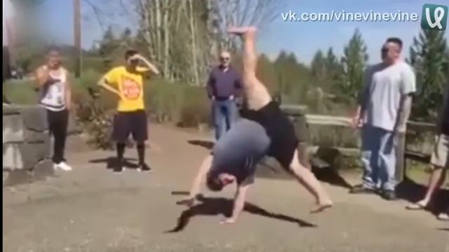ВИДЕО ПРИКОЛЫ:Неудачник ТВ:Смеющийся лев.