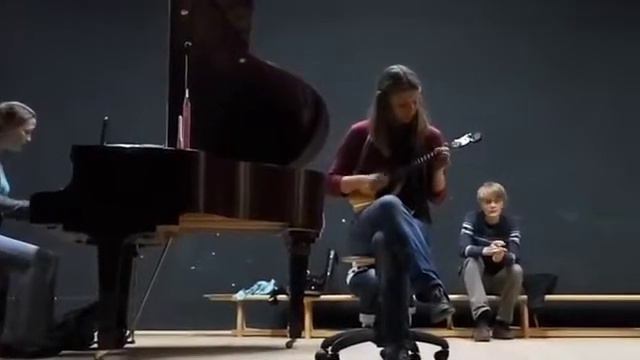 Концерт в актовом зале на день учителя