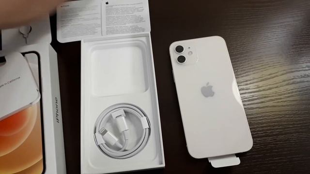 Распаковка нового iPhone 12