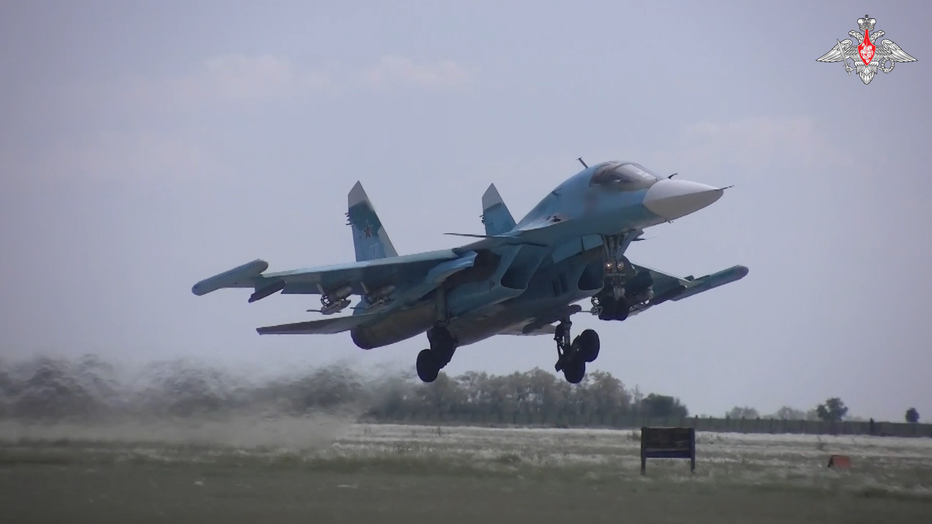 Экипажи самолетов Су-34 нанесли удар по подразделениям ВСУ