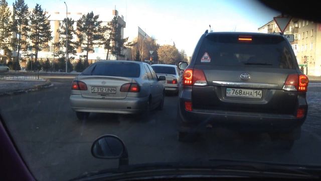 242AFA14. 14.12.2015. Бектурова-Лермонтова. Проезд стоп линии на запрещающий свет