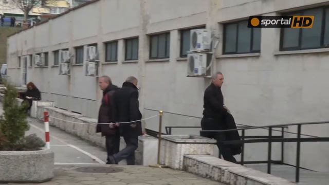 Христо Стоичков пристигна облян в сълзи за поклонението пред Туньо