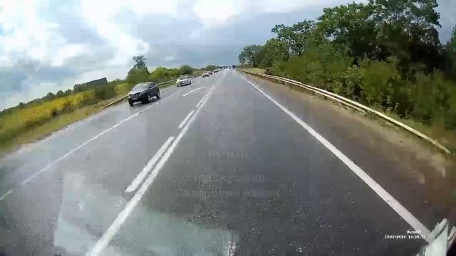 Появилось видео с моментом аварии с рейсовым автобусом на Кубани