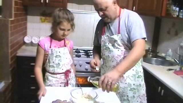 Картошка запечённая с селёдкой - идеальное сочетание! Можно подать на праздничный стол добавив сыр
