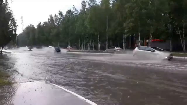 Потоп на улице Маршала Жукова 12.06.2020
