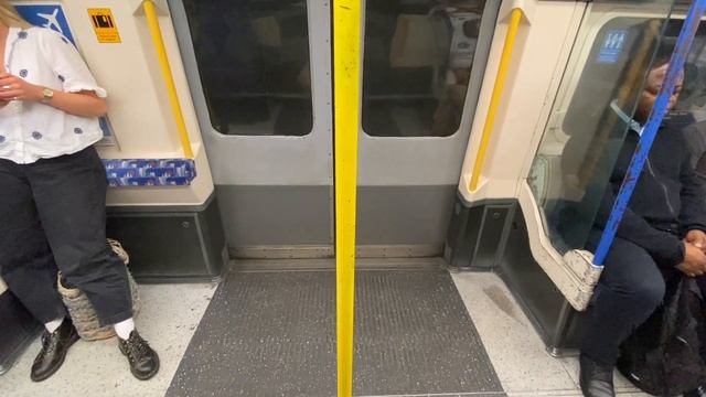 Russell Square to Holborn | London Underground Piccadilly Line Train Ride!