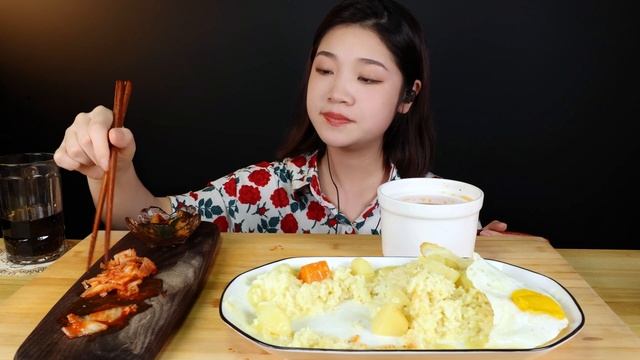 Mukbang)SUB/Tessie eating/Curry rice/ASMR eating sounds
