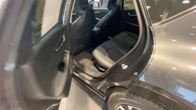 Driving into Tomorrow: The Ultimate Review of the 2024 Kia EV6's Electric Prowess!