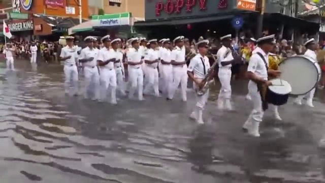 Русские моряки показали в Тайланде класс на маршировке!