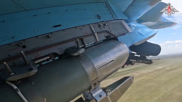 Боевой вылет экипажа истребителя-бомбардировщика Су-34 с четырьмя крылатыми бомбами ФАБ-250.