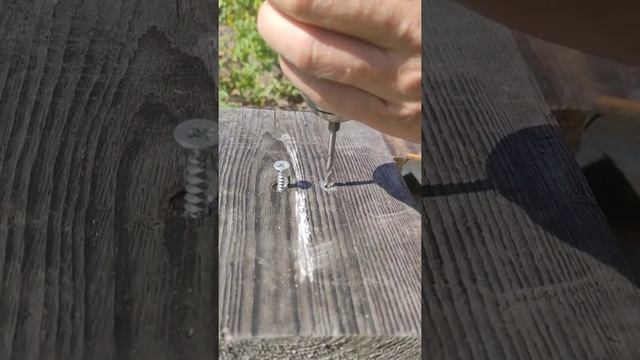 Как достать застрявший саморез ) Способ со сверлом и битой) #shorts