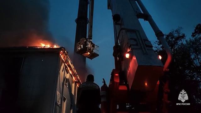 Пожар на мебельном производстве в Нижнем Новгороде локализован на  1,2 тысячи квадратных метров