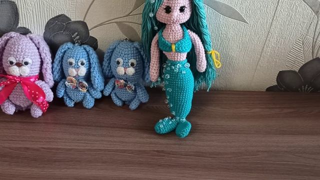 Игрушки связанные по мастер классу с каналов на ютуб Антонина Дегтярёва и Чудеса из ниток