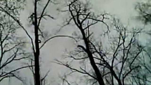 пацан с качели улетел.mp4