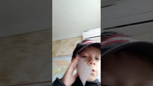 когда папа на работе а хочется чупа-чупс