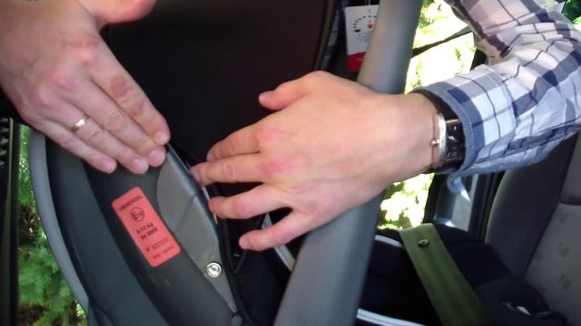 Montaż fotelika ROAN MILLO w samochodzie