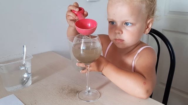 УВЛЕКАТЕЛЬНЫЕ ЭКСПЕРИМЕНТЫ С ПЕСКОМ