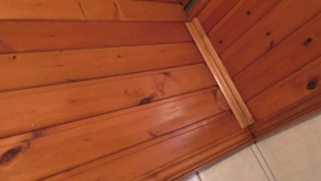 Доска в ванной под лак 20 лет спустя Wood In A Bath Or Bathroom Under Varnish 20 Years Later