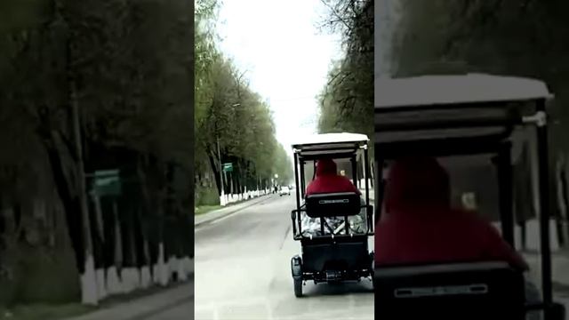 Интересное транспортное средство передвигается а Карабанове Владимирской области