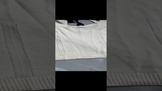 белая кофта с черной тесемкой (бантом) сзади