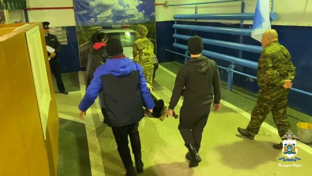 Полицейские и общественники организовали для сургутской молодежи квест-игру «Блиндаж»