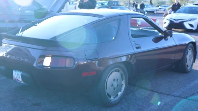 Porsche 944 or 928 (Not sure) old car sounds