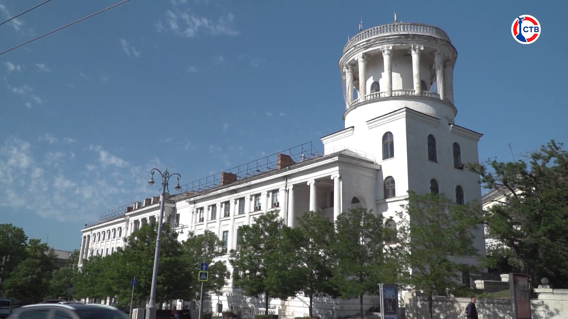 Севастопольцы поддерживают реставрацию здания бывшего ЦКБ «Черноморец» и строительство рядом отеля