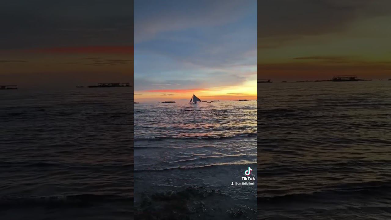 Boat and sunset in the Philippines  #sea #phillipines #boracayisland #travel2023 #boracay #sunset