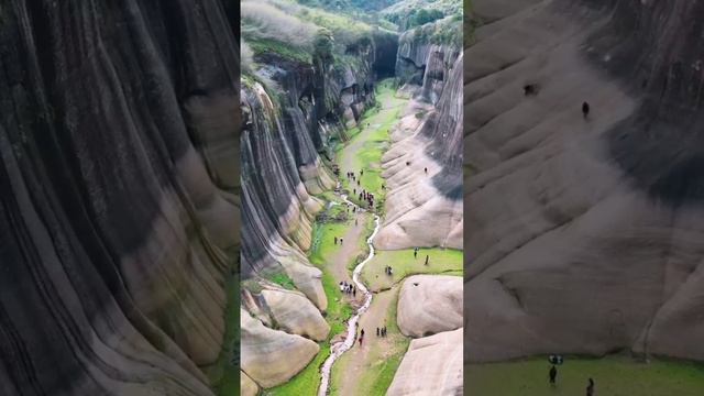 Даньсянский каньон снова открылся туристам из-за аномальной засухи на севере Китая
