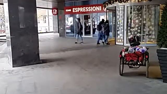 Тц райкин плаза 24.10 13:02 код 612  185человек