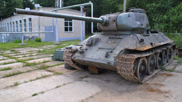 Т-34 ТАНК-АКТЁР в гриме и без
