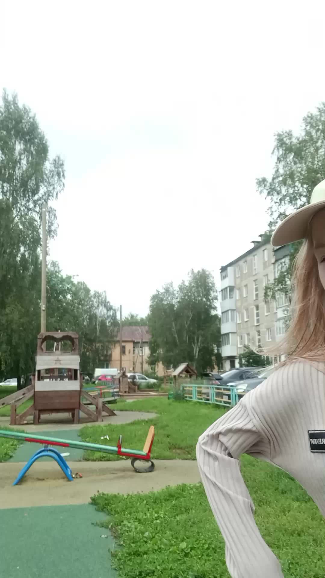 челлендж допрыгни до палки 😱😱😱😝😝😱😝😱😨