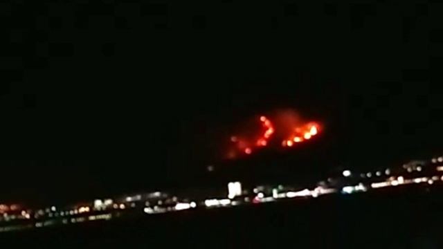 Страшные кадры мощнейшего пожара вГеленджике, сафари парк не могут эвакуировать