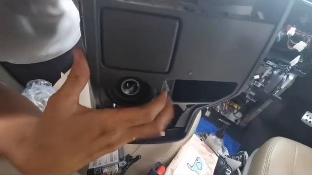 Mitsubishi Delica D:5 - Mid-dash storage + USB slot upgrade
