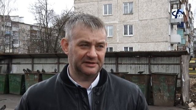 Началась уборка контейнерных площадок