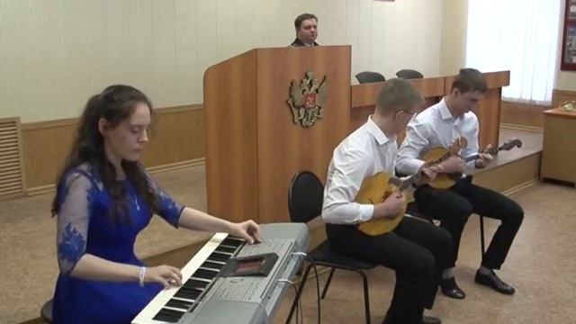 Полицейские Лысьвы и общественники поздравили женщин – ветеранов и сотрудниц ОМВД с 8 Марта