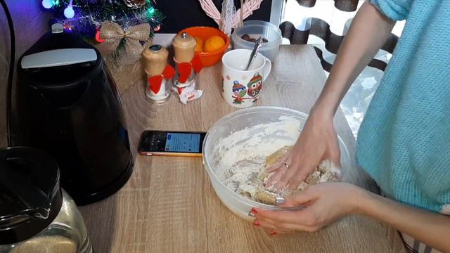 Готовим печеньки на новый год, "я ж мать"!!