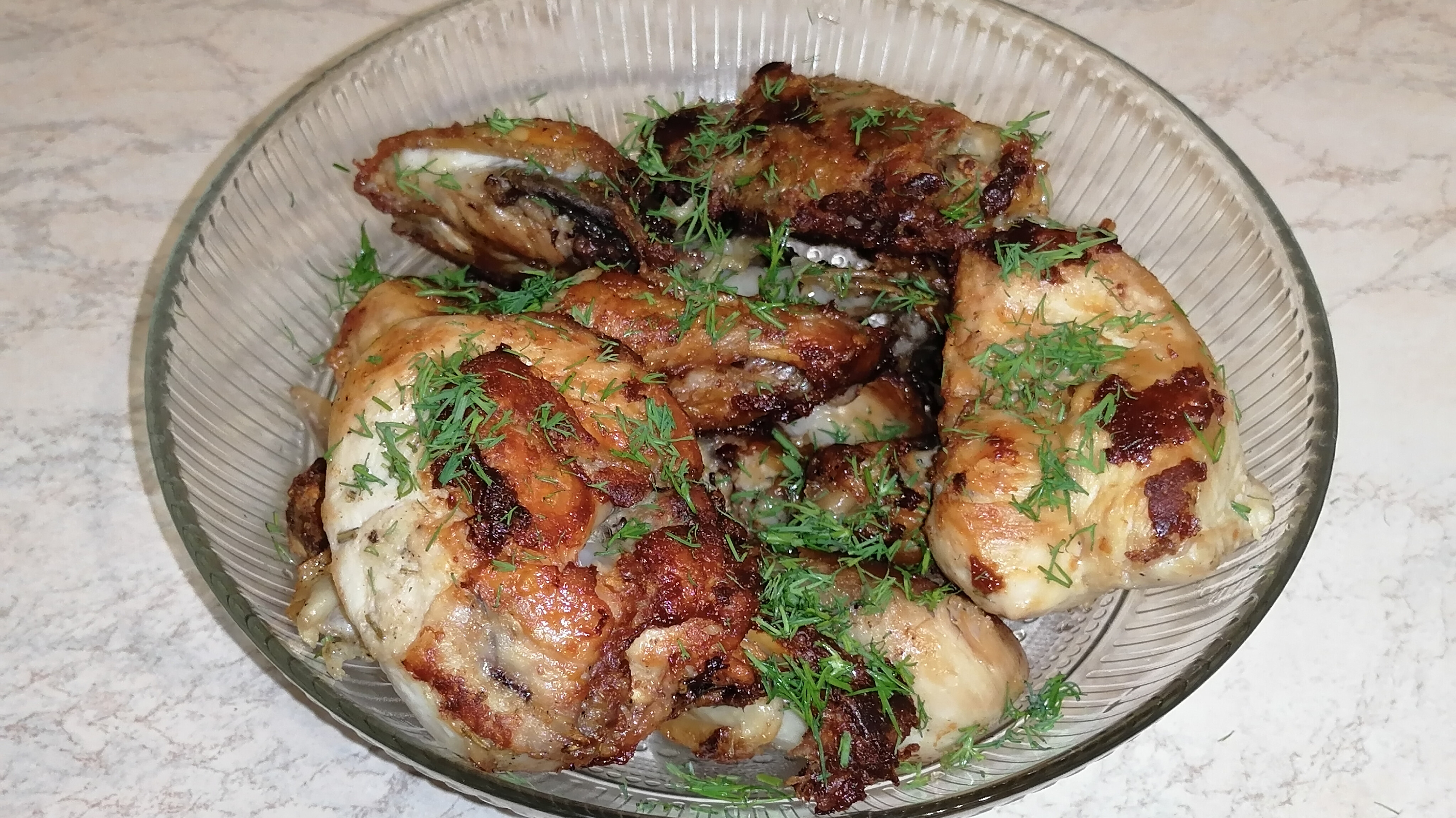 Курица с розмарином жареная на сковороде