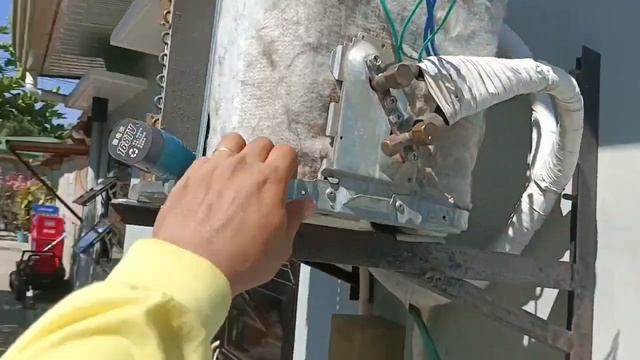 #Carrier Xpower split type inverter cleaning & maintenance.