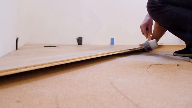КАК КЛАСТЬ ПАРКЕТНУЮ ДОСКУ? Паркетная доска видео. Паркетная доска - укладка своими руками. Ремонт