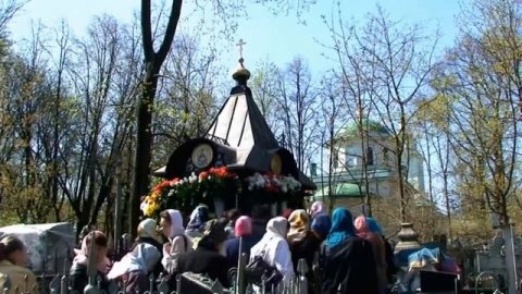 Житие Матроны Московской.Молебен на могилке святой Матроны.