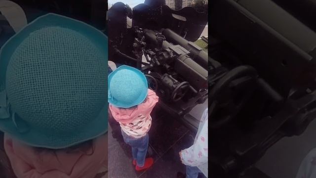 Побывали с дочками у Трех штыков в Туле