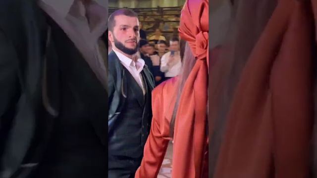 ДЕВУШКА КРАСИВО ТАНЦУЕТ??