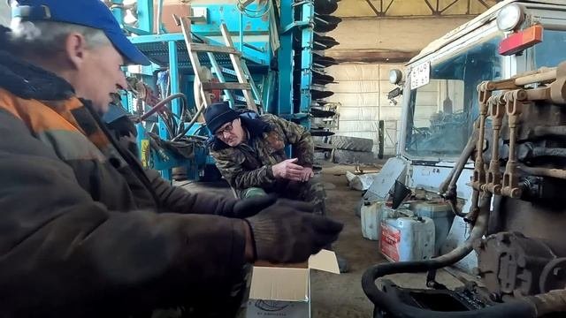 Степанычу дали кучу помощников но сначала их нужно найти а потом собрать вместе!