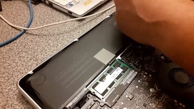Mantenimiento & Actualización Macbook Pro 2012