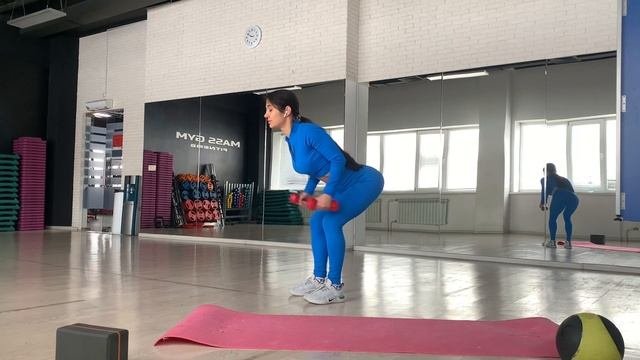 Разгибания рук стоя в наклоне на трицепс