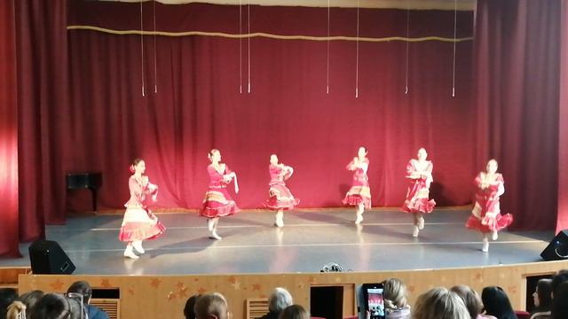 танец "Казачья залихвацкая" от ансамбля Хорошки